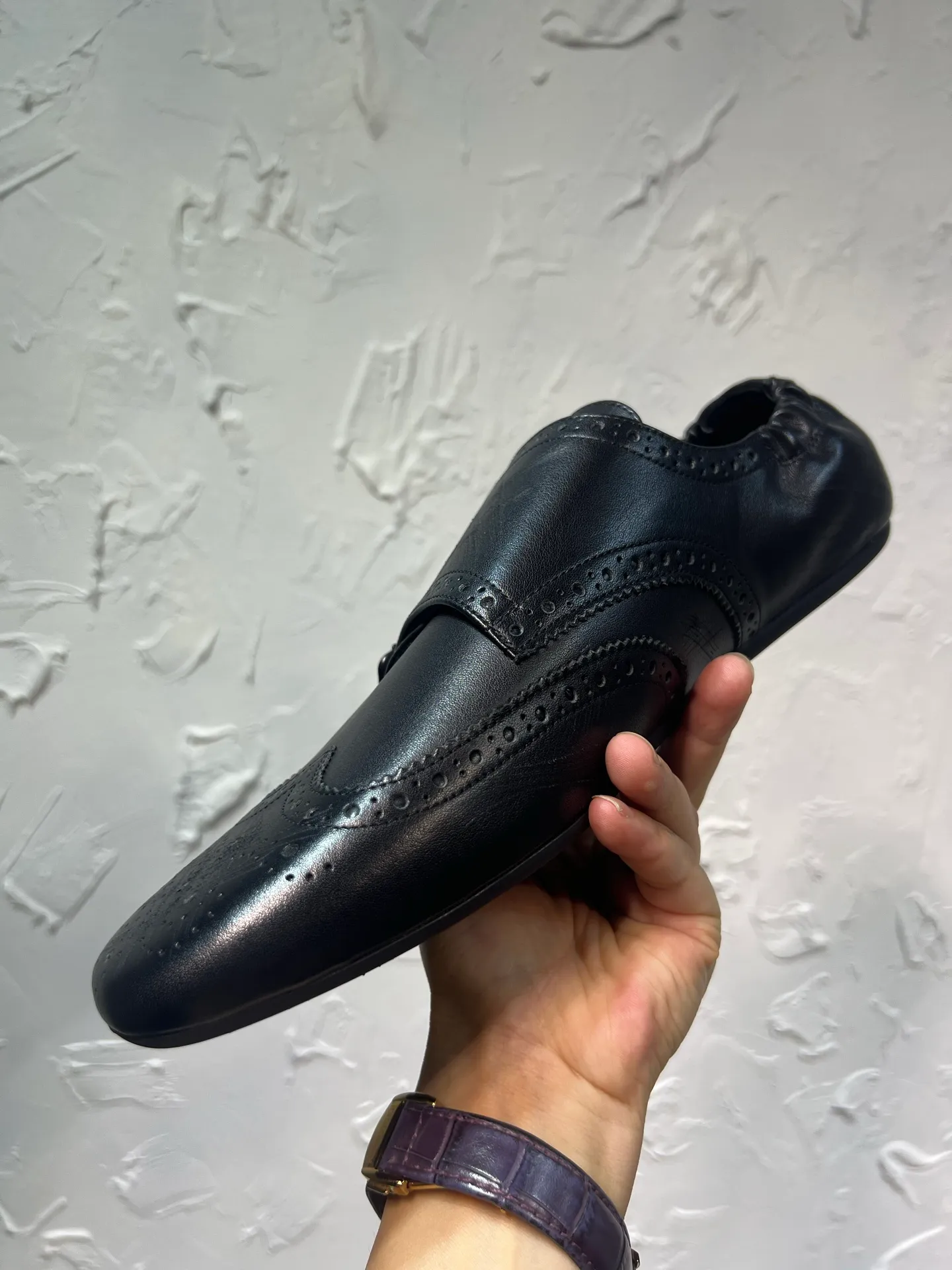 P820 ​​prada derby2025 spring and autumn latest Prada slip-on retro men's leather shoes, Shuffle double-button Mengke shoes, upper cowhide, lining and foot cowhide, rubber sole, original packaging black and brown 2 colors, code number: 39-46